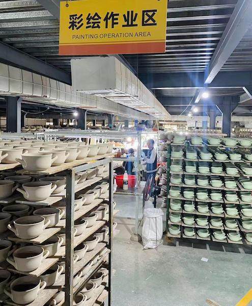 調(diào)查 關(guān)稅風暴百日記 美線運價飆升再跳水,中國外貿(mào)企業(yè) 危 中尋機